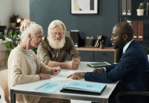 Em 2025, o setor de seguros teve alta nas indenizações, com crescimento de 9,7%. Entenda as causas e implicações.