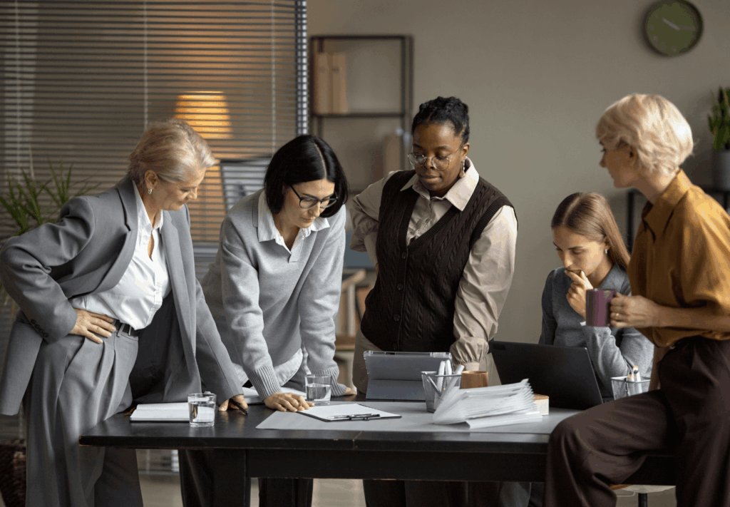 Em 2025, o setor de seguros teve alta nas indenizações, com crescimento de 9,7%. Entenda as causas e implicações.